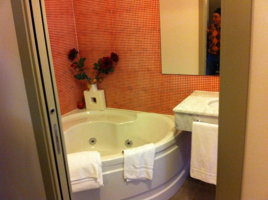 Hotel Bcomfort Cagliari Zimmer foto