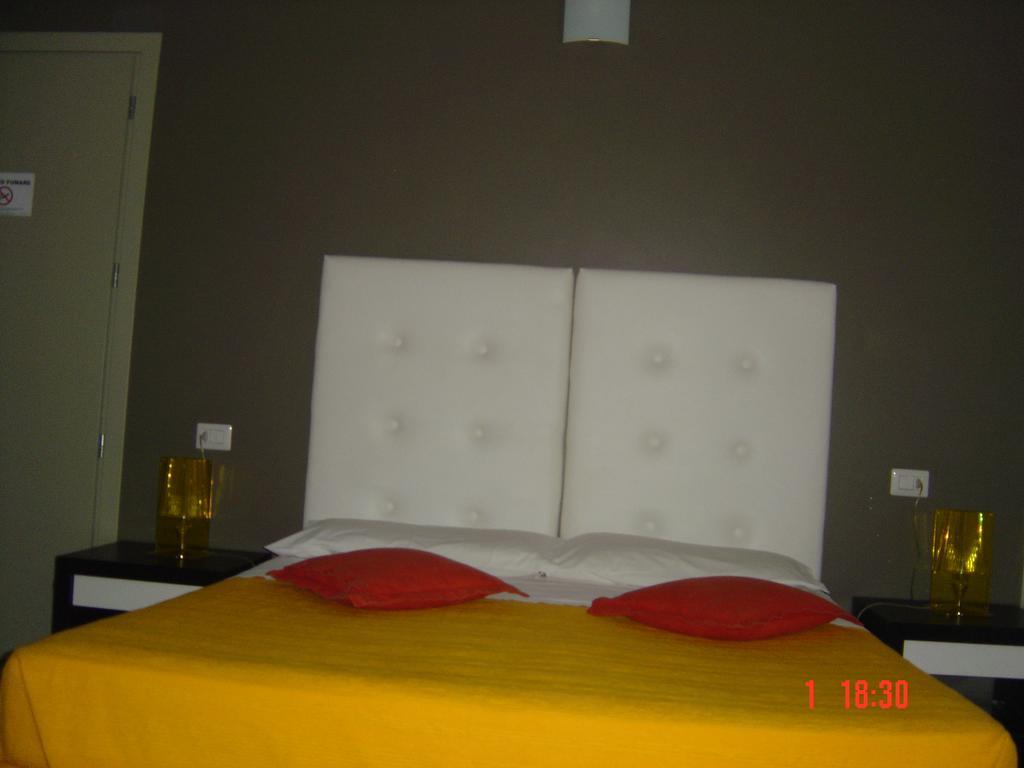 Hotel Bcomfort Cagliari Zimmer foto