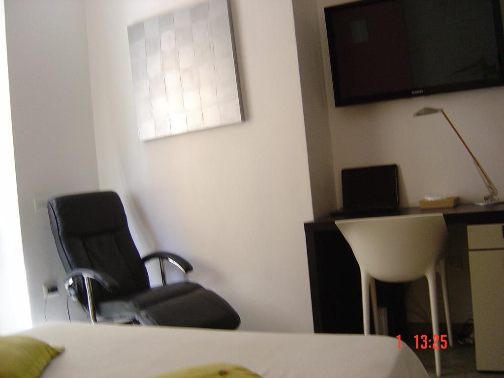 Hotel Bcomfort Cagliari Zimmer foto
